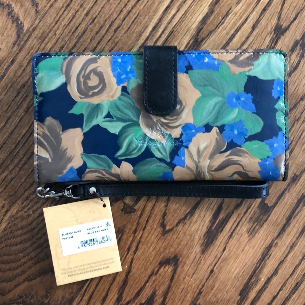 Patricia Nash wristlet